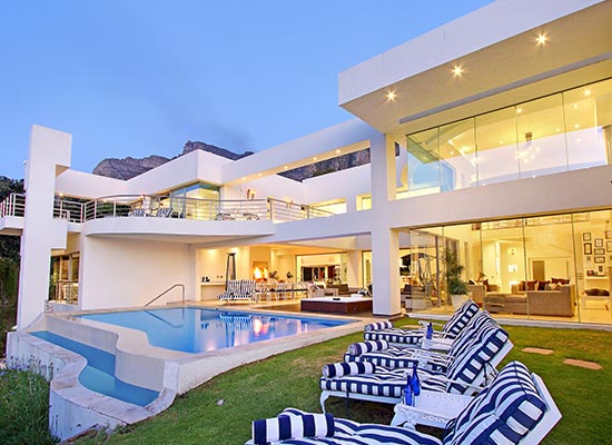 hollywood mansion image